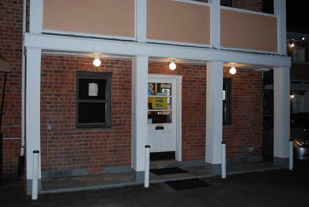 Central Motel Courtyard 화이트플레인스 외부 사진