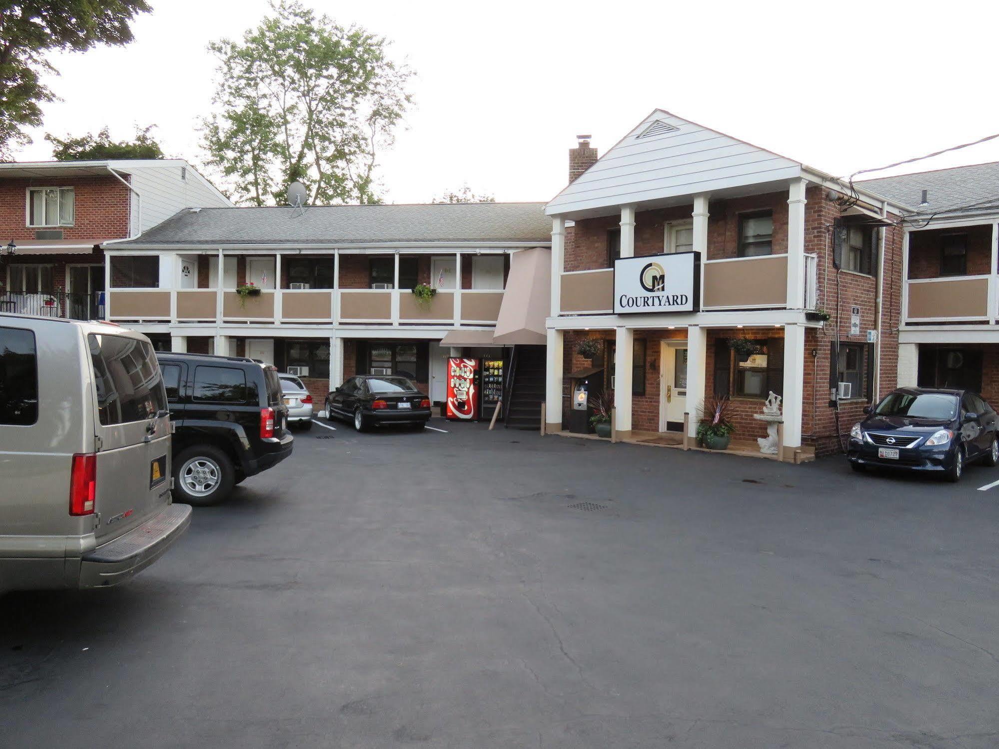 Central Motel Courtyard 화이트플레인스 외부 사진