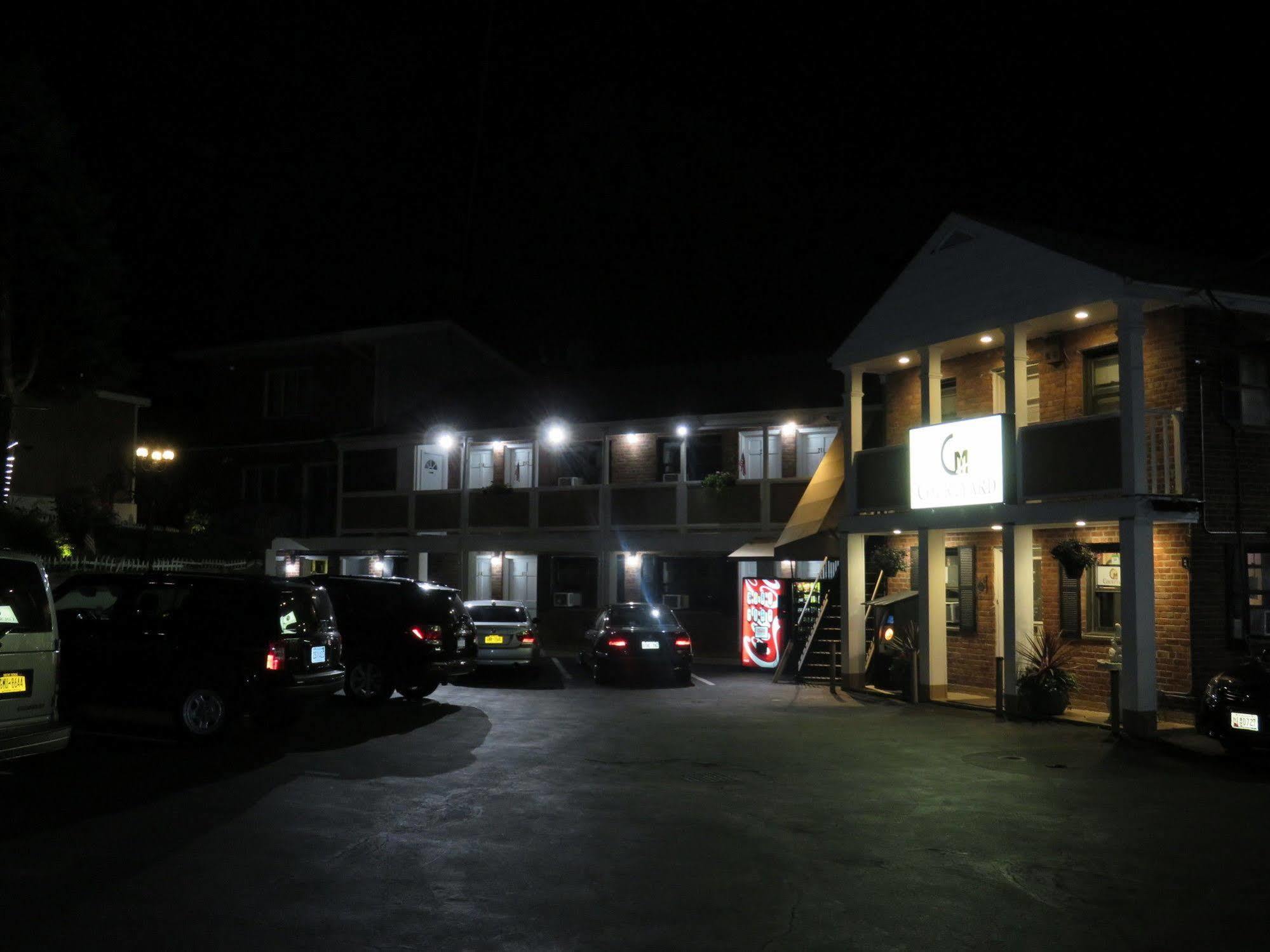 Central Motel Courtyard 화이트플레인스 외부 사진
