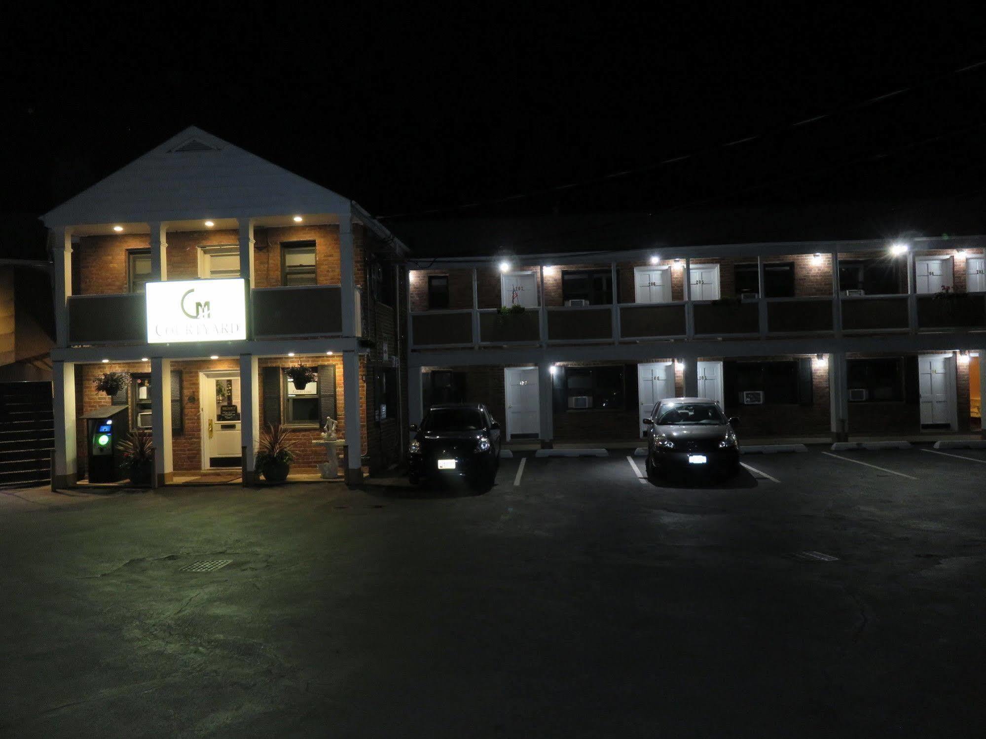 Central Motel Courtyard 화이트플레인스 외부 사진