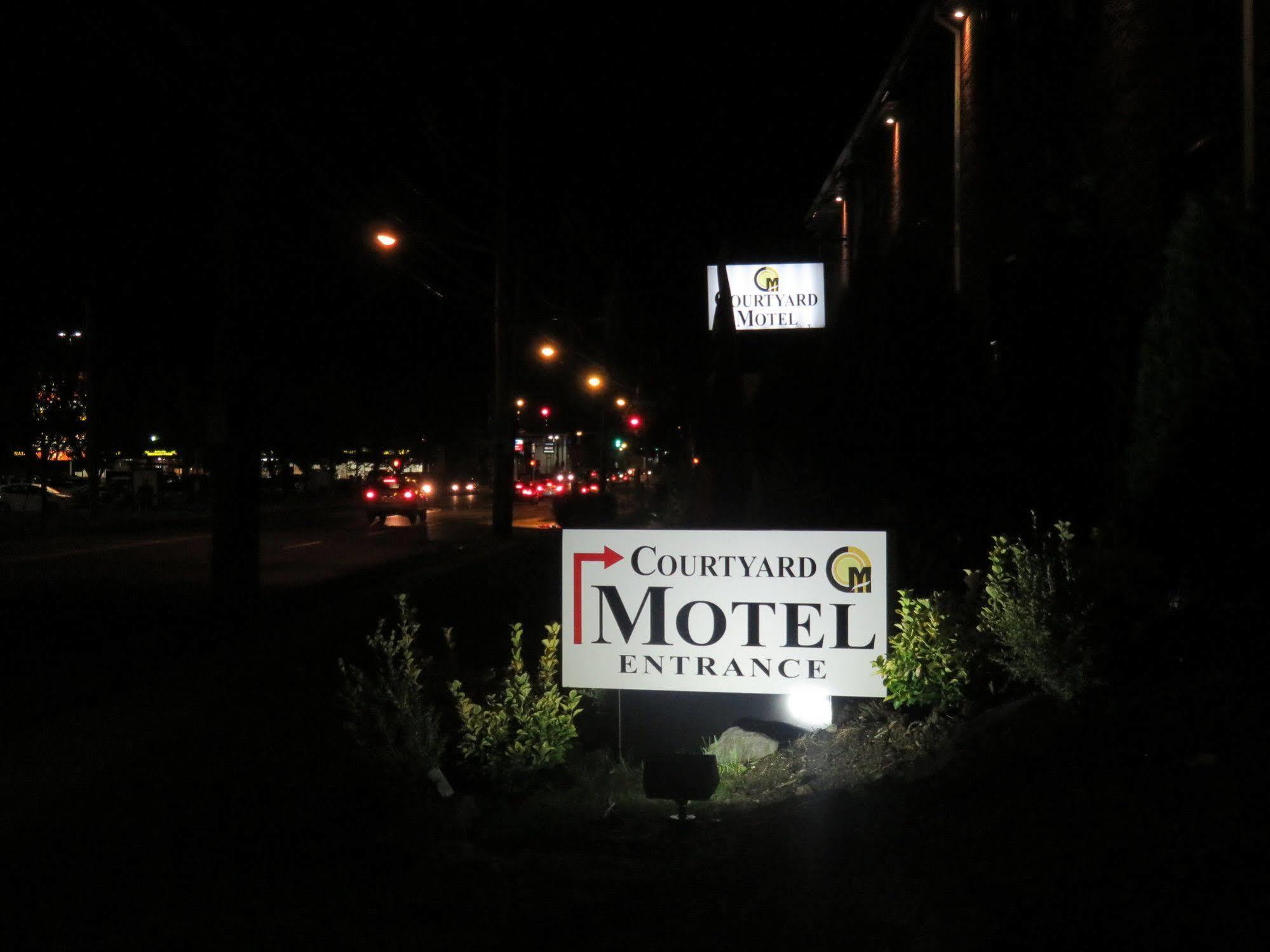 Central Motel Courtyard 화이트플레인스 외부 사진
