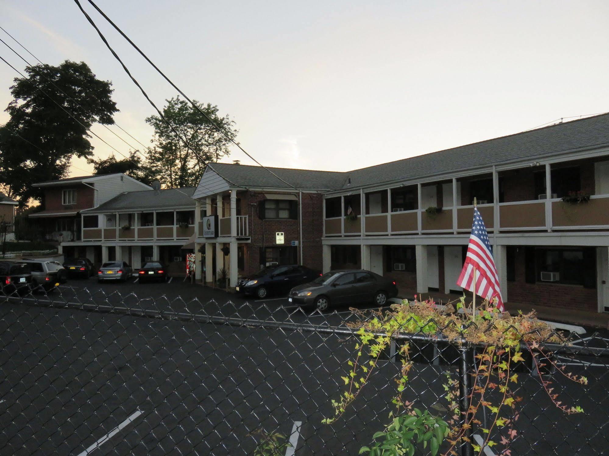 Central Motel Courtyard 화이트플레인스 외부 사진