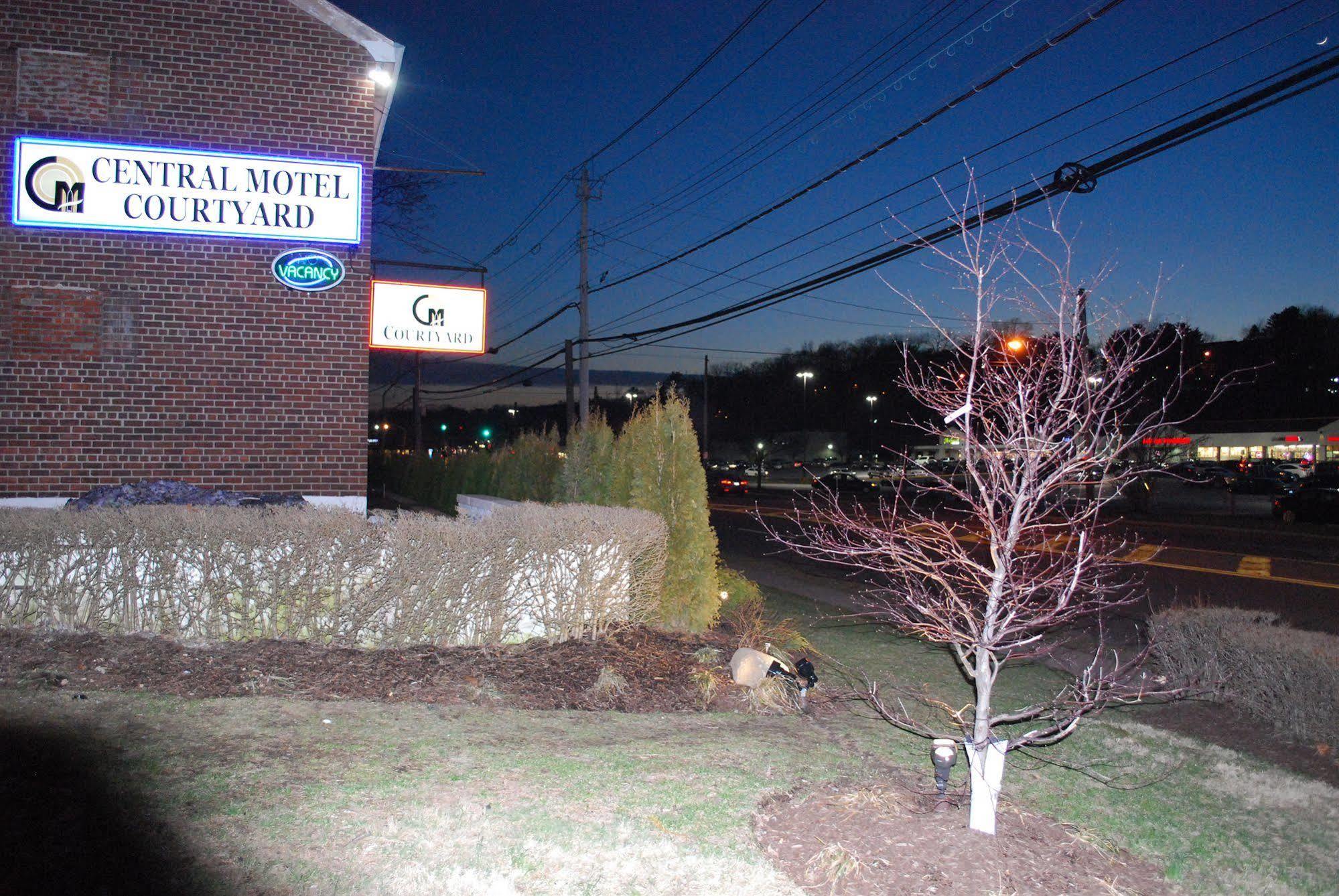 Central Motel Courtyard 화이트플레인스 외부 사진